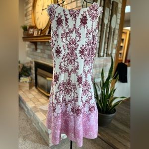 Gabby Skye Sleeveless Floral Bar Neck Fit&Flare Dress Great Zipper detail 20W